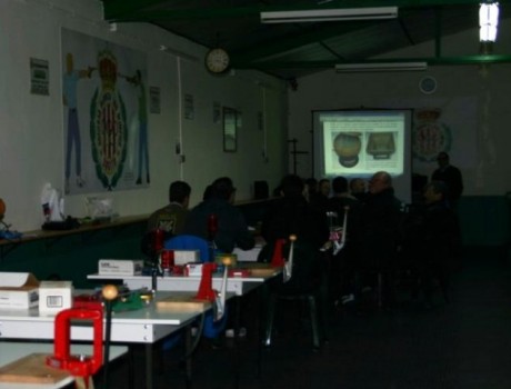 Hola compañeros:
Por medio de este hilo vamos a intentar estar informados de los cursos de recarga que 171