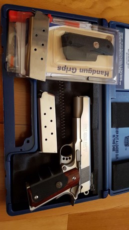 A la venta una COLT GOLD CUP TROPHY calibre 45ACP. Capricho de pistola q ha tirado dos cajas de munición, 01