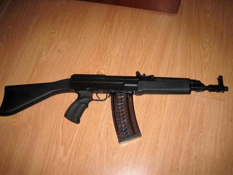 Hola. Vendo este rifle impecable, con muchos accesorios, cargadores de 10 y de 30, bípode original, dos 20