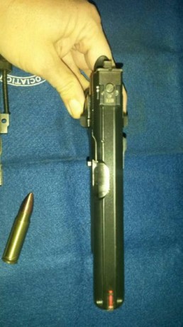 Pongo a la venta una CZ-75, en 9Pb, en perfectas condiciones, con alza miceometrica, punto de Fibra rojo, 01