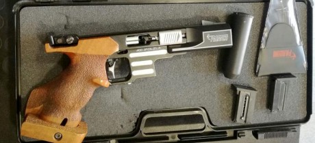 Un amigo vende revolver ASTRA de 3 pulgadas y es ya todo un historico y acero español ya con sus años..los 02