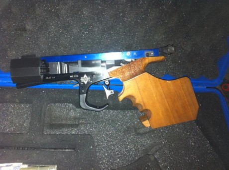 Un compañero vende una pistola Machtguns Rapid Fire en perfecto estado de tiro. El precio es de 800€ portes 00
