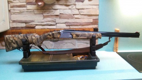 Se vende rifle combinado Billing....marca italiana Fair...cañon de rifke 6'5x55...cañin de escopeta 12/76.
Con 32