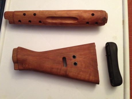 Pues eso, abriendo el baúl de los recuerdos me he encontrado algunos repuestos que ya no necesito. Vendo 00