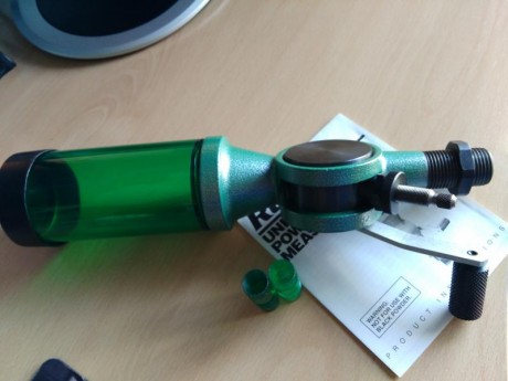 Vendo dosificador rcbs por dejar la recarga.
 € 
MEJOR QUE NUEVO

 PARA CARGAR RIFLE.  01