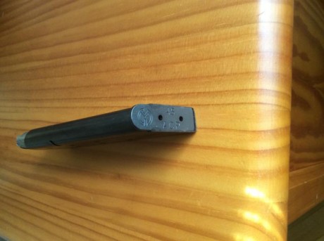 Hola
Pues lo dicho, si os sobra por ahí una teja nueva o de un cargador roto...
Tendria que ser clibre 81