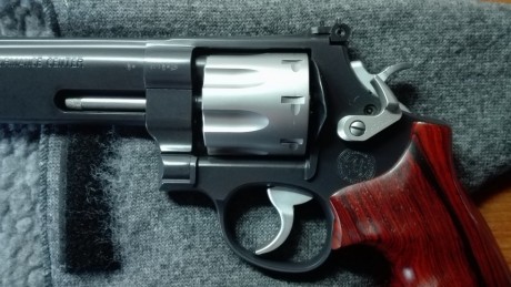 VENDO REVOLVER SMITH AND WESSON 627 V-COMP.

CARACTERISTICAS A SABER:
Modelo de revolver terminado por 10