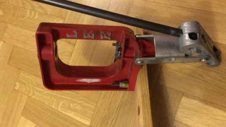 Pongo prensa a la venta sin certificado 
Perfecto estado
Saludos 01