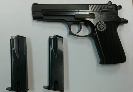 Si alguien está interesado en una pistola Star 30m en un estado impecable no lo siguiente que me envíe 40