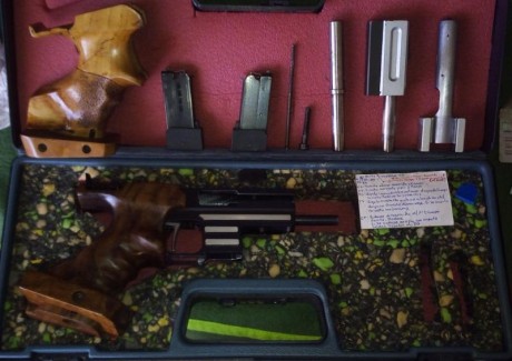 Vendo pistola Pardini del calibre 32 en buen estado. Se vende junto a un segundo cañon y una segunda empuñadura 01