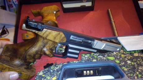 Vendo pistola Pardini del calibre 32 en buen estado. Se vende junto a un segundo cañon y una segunda empuñadura 00