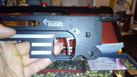 Vendo pistola Pardini del calibre 32 en buen estado. Se vende junto a un segundo cañon y una segunda empuñadura 11