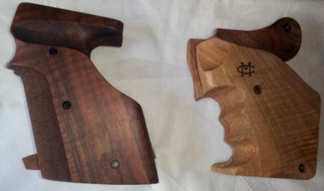 Cachas para sako triace, diestro , Talla "M"    ( ya  no la tengo )

Cachas para revolver Colt 01