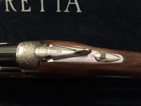 Se vende beretta ultralight de luxe superpuesta calibre 12 cañón 71 cm.

Con 5 chokes.

Selector de tiro.

Nueva 10