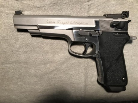 Vendo pistola S&W Target Champion en 9mm, la compre hace un año a un compañero del club de tiro, esta 00