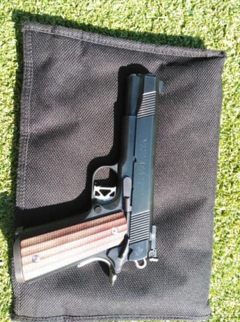 Vendo pistola Colt XSE Match calibre 45 ACP, con alza micrométrica tipo Bomar original Colt, kit de disparo 10