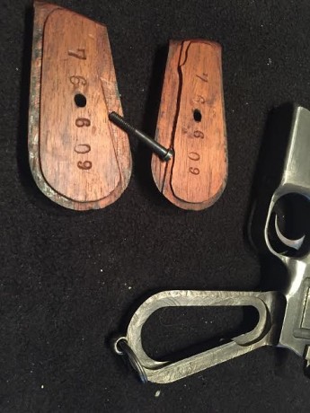 Se vende esta magnifica y muy escasa Mauser C96 Red Nine 9 parabellum en perfecto estado fabricada en 00