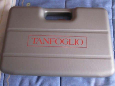 Hola.
Pongo a la venta, pistola de 9mm de la marca Tanfoglio Limited Custom HC
 está bien conservada
carece 02
