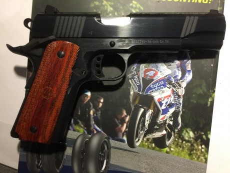Vendo cachas para pistolas Colt 1911, y todos sus clones, en madera exótica de cocobolo.
-Picadas a 18 00