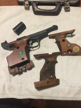 Buenos días a todos,

Muy a mi pesar, vendo mi Unique Des 69, calibre 22, comprada en este foro cuando 02