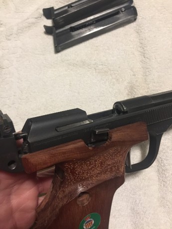 Buenos días a todos,

Muy a mi pesar, vendo mi Unique Des 69, calibre 22, comprada en este foro cuando 10