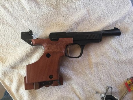 Buenos días a todos,

Muy a mi pesar, vendo mi Unique Des 69, calibre 22, comprada en este foro cuando 31