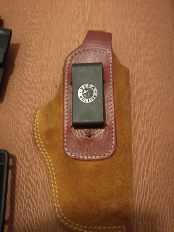 Con el tiempo y los cambios de armas va uno acumulando en el armario infinidad de cosas ,con la intención 112