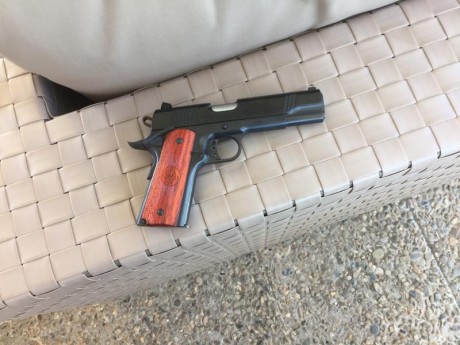 Vendo cachas para pistolas Colt 1911, y todos sus clones, en madera exótica de cocobolo.
-Picadas a 18 31
