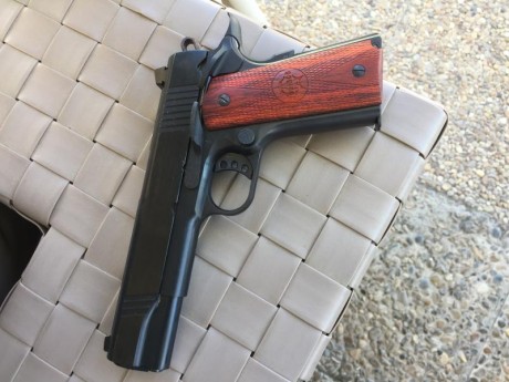 Vendo cachas para pistolas Colt 1911, y todos sus clones, en madera exótica de cocobolo.
-Picadas a 18 30