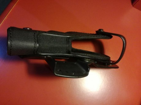 Vendo:
Funda policial para Glock 17 marca Front Line.
Como nueva.
Precio: 40€ + gastos si es fuera de 00