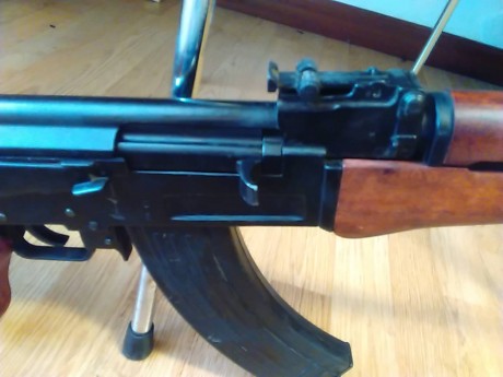 Vendo REPRODUCCIÓN de AK 47 Kalashnikov marca Denix (made in Spain).

En perfecto estado, sin golpes ni 10