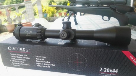 Pues me acaban de regalar un zeiss y este pues va a estar cogiendo polvo esta en un estado impecable pasa 01