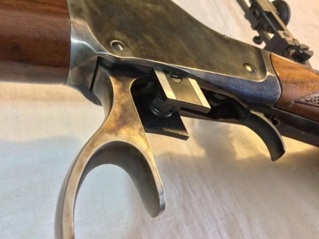 Vendo rifle  PEDERSOLI "HIGH WALL calibre 38/55 en muy buen estado, se entregan dies, vainas y muchos 00