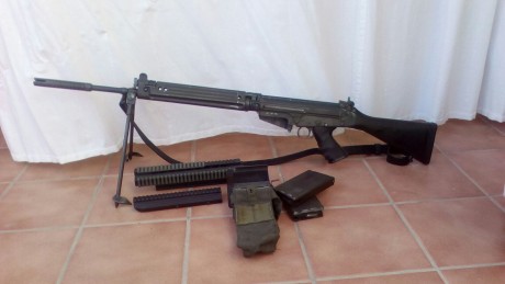 se vende fn fal stg 58 fabricado en Austria por Steyr-Puch.
cal 307 W
correa original
2 cargadores 
uper 01