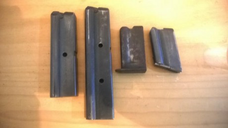  

Cargadores de carabinas del 22LR, de izquierda a derecha:

Armscor M20P de 10 disparos
Armscor M20P 00