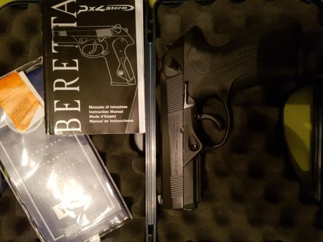 Vendo Beretta Px4 Storm tipo F 9 pb  prácticamente nueva no más de 200 tiros comprada en diciembre 450€ 00