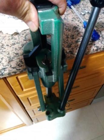 Vendo mi  prensa por dejar la recarga. 01