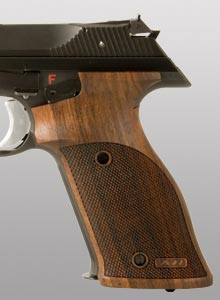 Hola a todos: Estoy buscando esta empuñadura para la pistola Sig Hämmerli P240 del .32SW. ¿Alguien puede 20