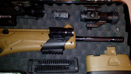 Hola,

Vendo carabina de CO2 marca UMAREX, importada de Alemania. Reproducción de la Beretta CX4 Storm 00