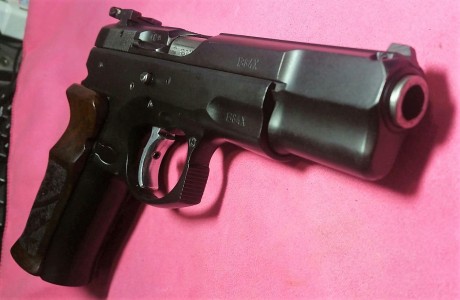   VENDIDA , SE PUEDE CERRAR ANUNCIO

gracias   

   Vendo Pistola CZ75B 75 AFINADA PARA TIRO DE PRECISIÓN. 50