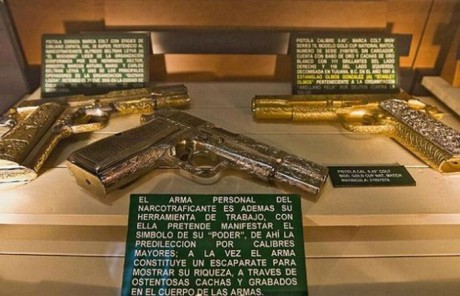 alguno del foro esta metido en esto?

 http://www.20minutos.es/noticia/727264/0/arsenal/armas/guerra/ 132