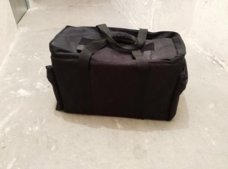 Se vende bolsa de transporte militar/policial ideal para guardar accesorios para el tiro, esta en muy 01