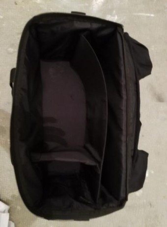 Se vende bolsa de transporte militar/policial ideal para guardar accesorios para el tiro, esta en muy 00