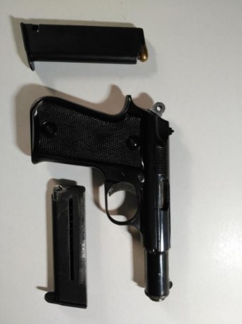 Buenas tardes vendo una pistola Astra 4000 Falcon del 9 corto, está como nueva en los último 12 años solo 02