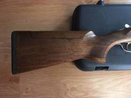 Vendo Beretta 686 E-trap con culata para zurdo y lomo regulable, calibre 12, cañones de 1* y 2*, seminueva 01