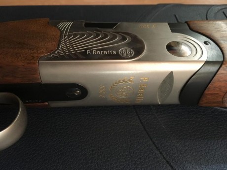 Vendo Beretta 686 E-trap con culata para zurdo y lomo regulable, calibre 12, cañones de 1* y 2*, seminueva 00