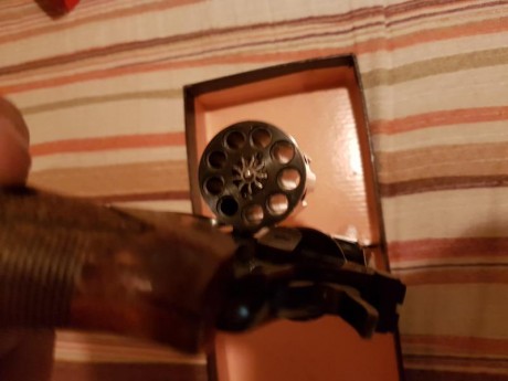 Pongo a la venta un revolver Español que, lamentablemente ,ya no se fabrican ( lastima de la industria 00
