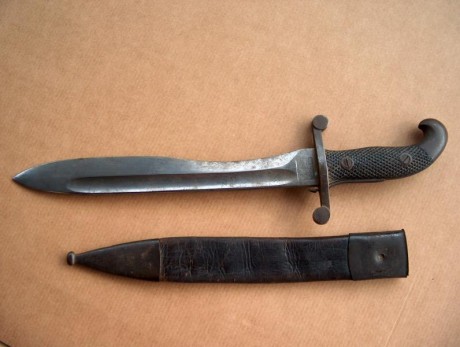 Vendo este machete de artillería 1907 con la hoja integra y los marcajes tanto de la FNT como de numeracion 30