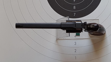 Se vende este magnífico revólver, se trata de un ASTRA la versión MATCH de competición de simple acción 02