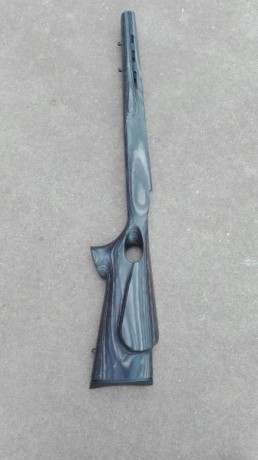 Un buen amigo que no usa foros me ha pedido que le ponga el anuncio de venta de su hermosa culata de rifle 00